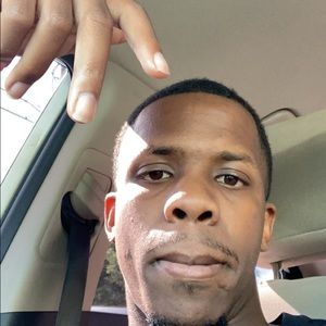 Meet your Posher, Dominique